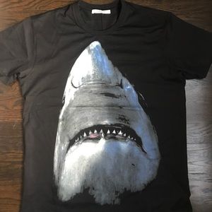 Givenchy Shark T-Shirt Columbian Fit
